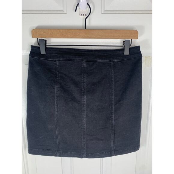 Guess Womens Black Denim Mini Skirt With Floral Embroidery & Front Buttons - Picture 2 of 5